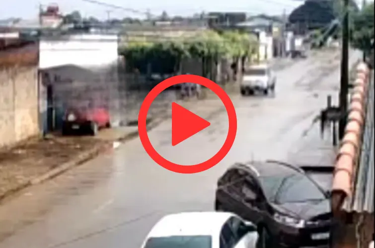 Câmeras registram acidente que matou pai e deixou filha gravemente ferida em Porto Velho