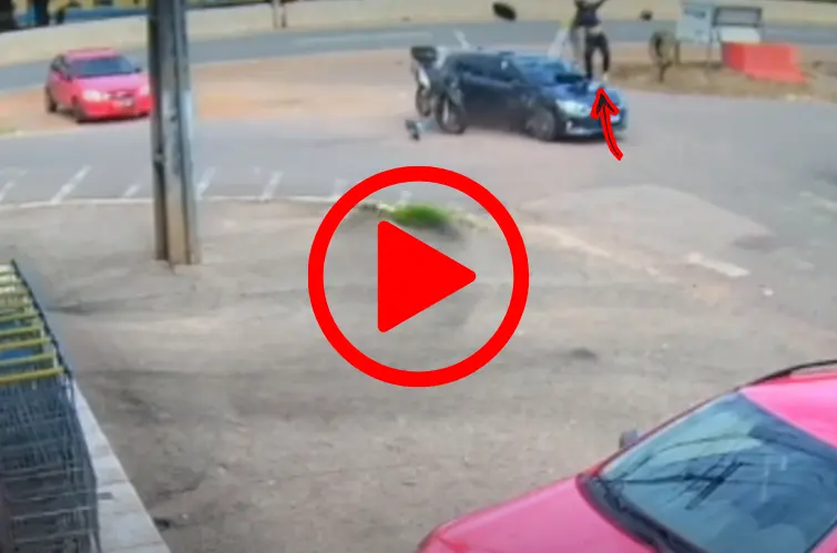 Motociclista é arremessado por cima de carro após forte colisão na Rua da Beira