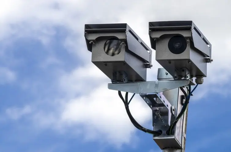 Como funciona o radar com IA que aplicou 20 mil multas em cinco meses no Brasil