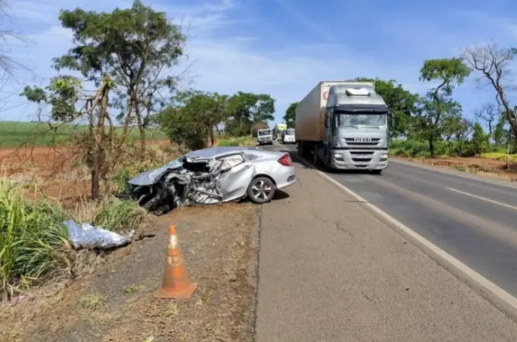 Policial militar e idoso morrem em colisão entre caminhonete e carro na BR-364