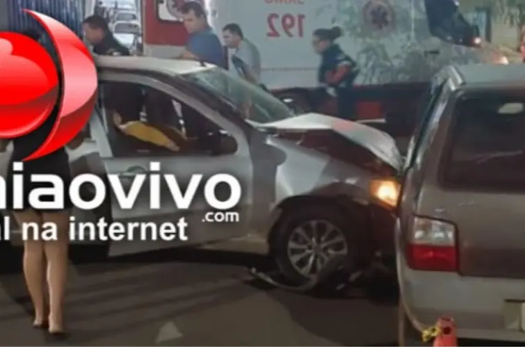 Grávida de nove meses e idoso ficam feridos após colisão na zona Leste de Porto Velho