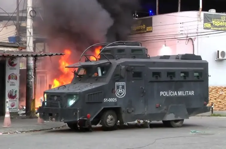 Blindado da polícia que atua em operações no Rio de Janeiro