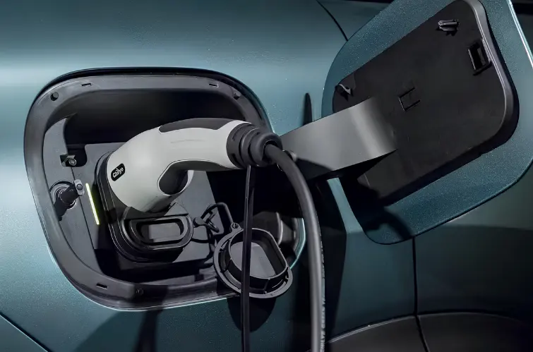 Os carros elétricos e híbridos mais vendidos do Brasil em abril de 2026