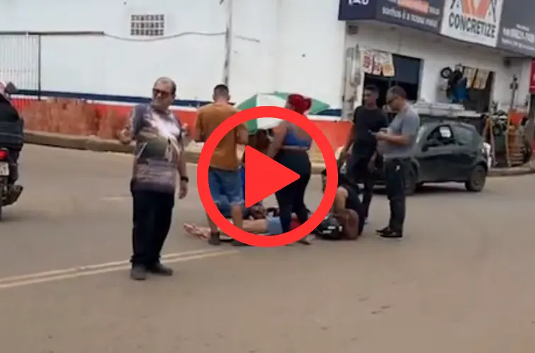 Passageira de moto fica desacordada após grave acidente na zona Sul de Porto Velho