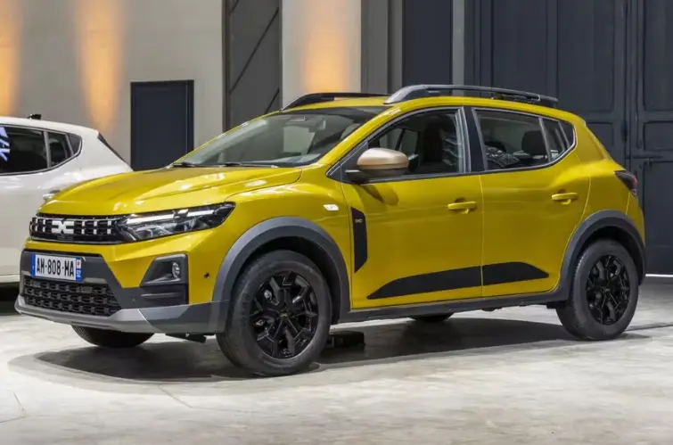 Renault Sandero terá nova geração com direito a motorização híbrida