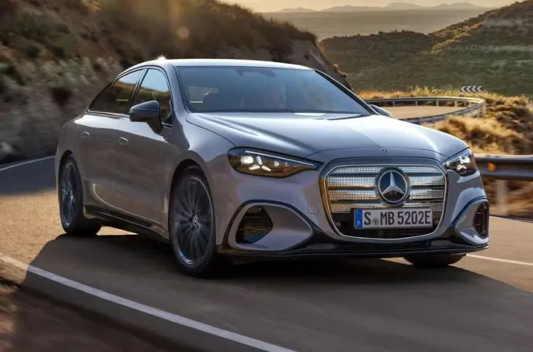 Mercedes-Benz revela novo Classe C elétrico com quase 500 cv e até 762 km de autonomia