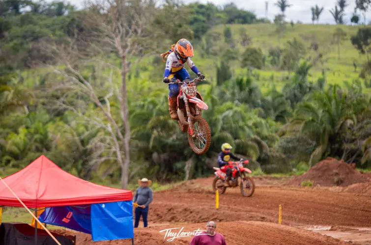 Motocross em Nova Mamoré exigiu força e garra dos pilotos e da organização