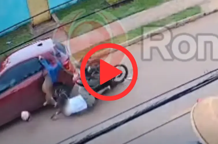 Vídeo mostra acidente com casal após batida na traseira entre moto e carro em Porto Velho