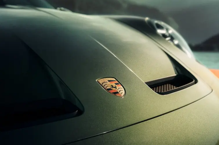 Porsche registra patente de motor a hidrogênio e mantém aposta no fim do motor a combustão tradicional