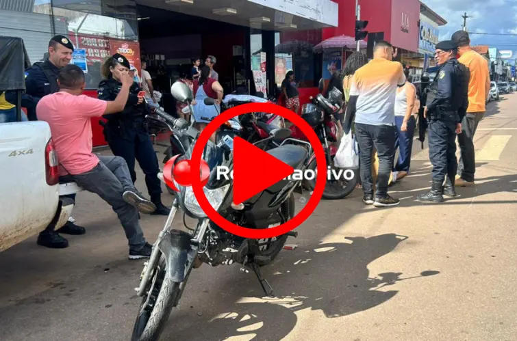 Mulher é atropelada na faixa de pedestre em frente a supermercado na zona sul