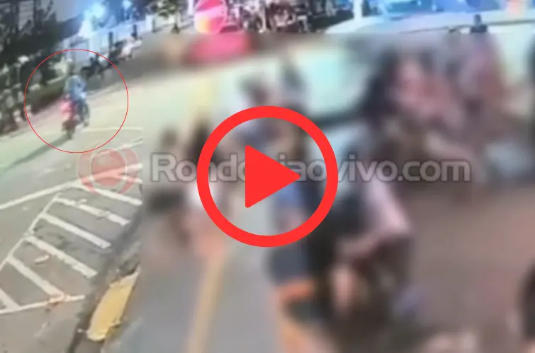 Motociclista fica em estado grave após ser atingido por Gol em alta velocidade na Pinheiro Machado