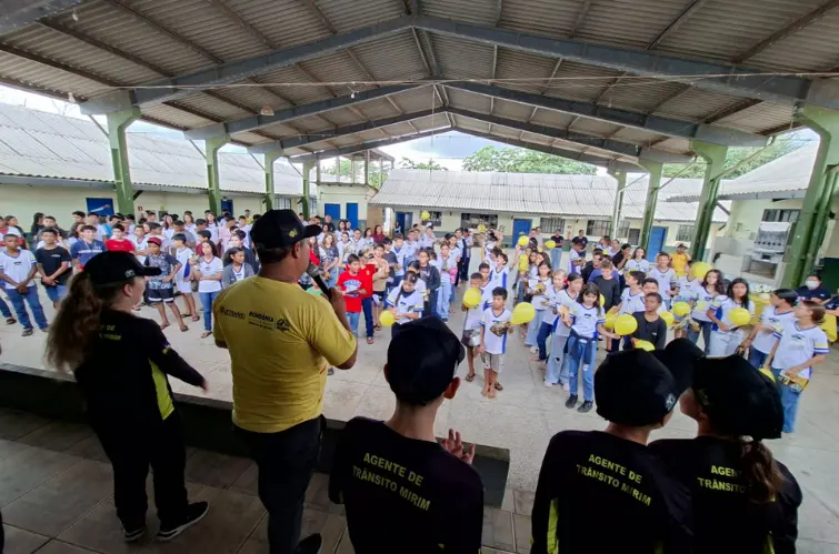 Detran-RO promove ações educativas sobre trânsito em escolas de Mirante da Serra