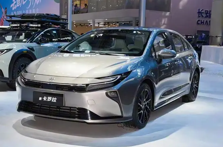 Novo Toyota Corolla ganha visual renovado, fica mais potente e oferece mais espaço na versão 2026